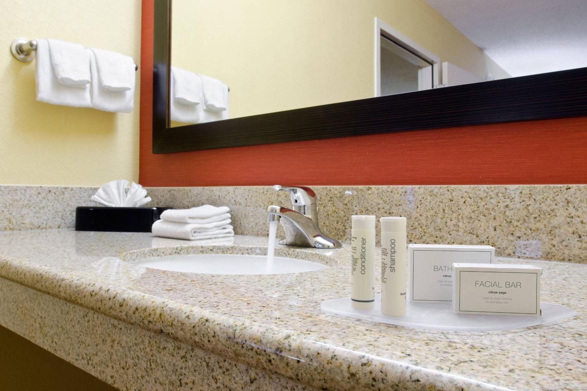 Hotel Courtyard By Marriott Birmingham Downtown At Uab Esterno foto